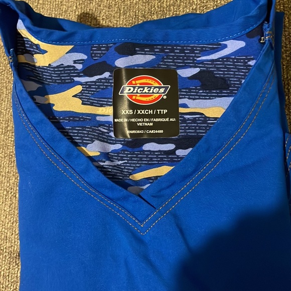 Worn once. Bundle of XX-Small top and bottom scrubs. - Picture 4 of 5